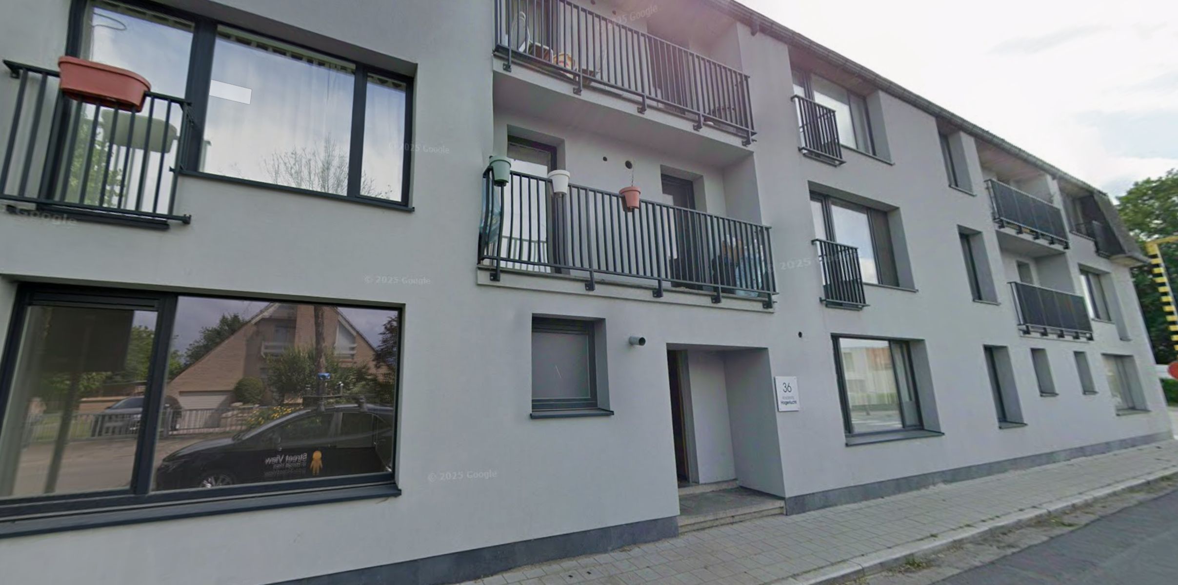 Instapklaar gelijkvloers appartement met garage ! foto 15