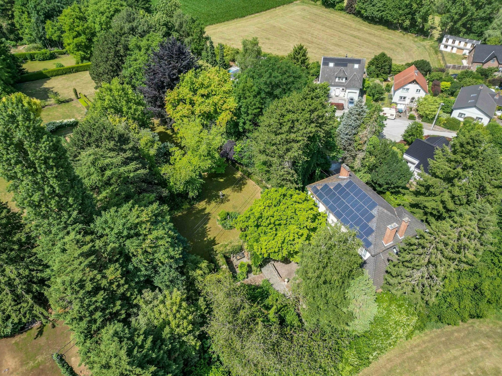 EXCLUSIEVE VILLA + BOUWGROND IN DOODLOPENDE STRAAT foto 46