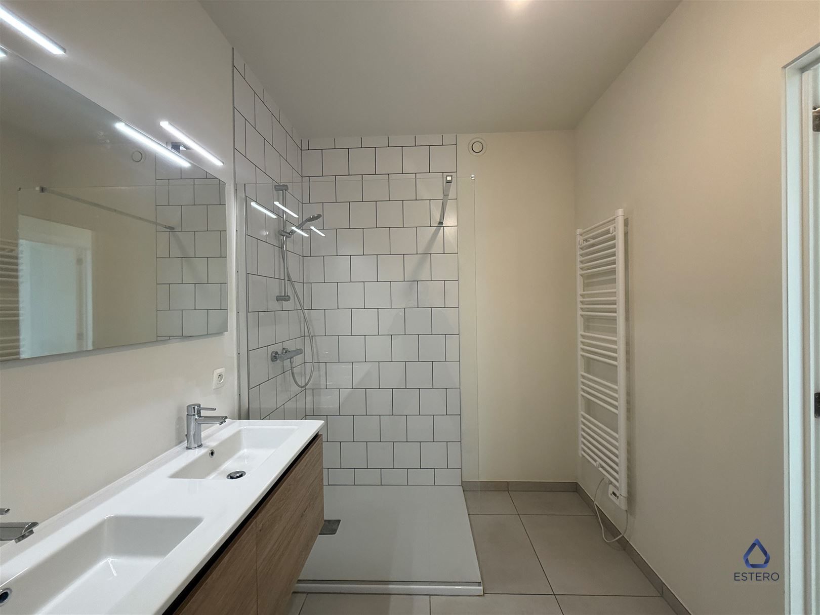 Mooi afgewerkt nieuwbouwappartement met 2 slaapkamers foto 13