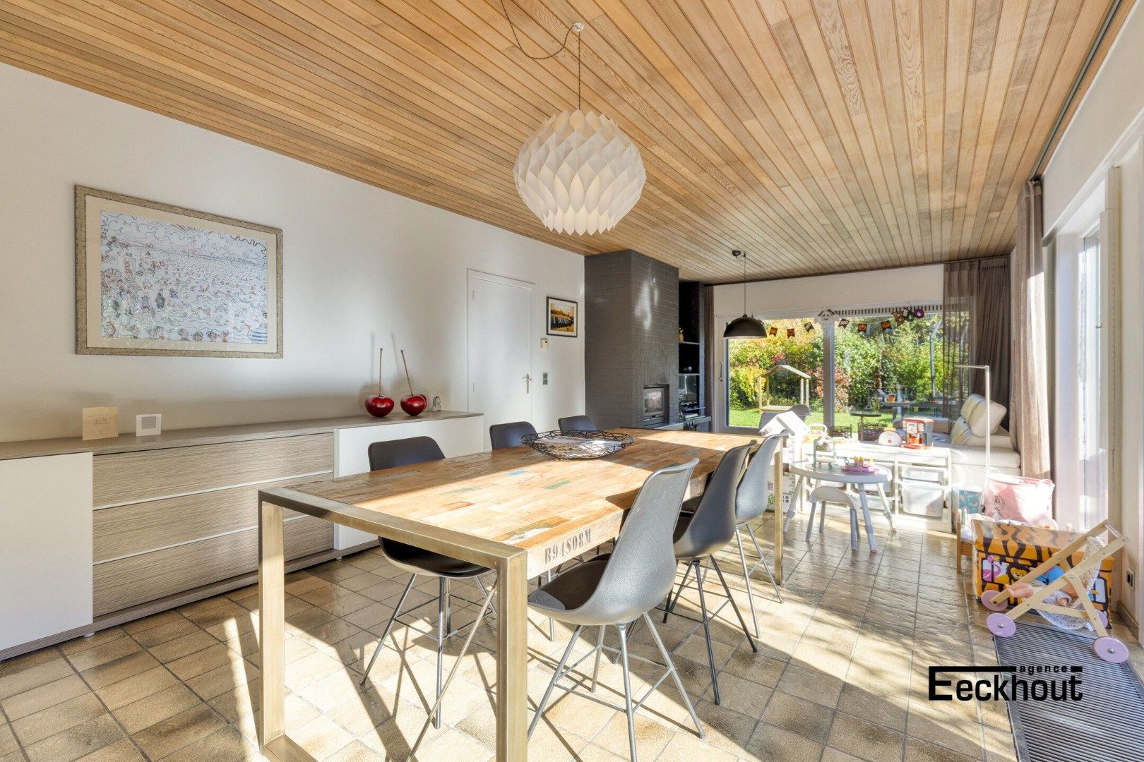 Alleenstaande woning met tuin en garage in rustige straat! foto 7