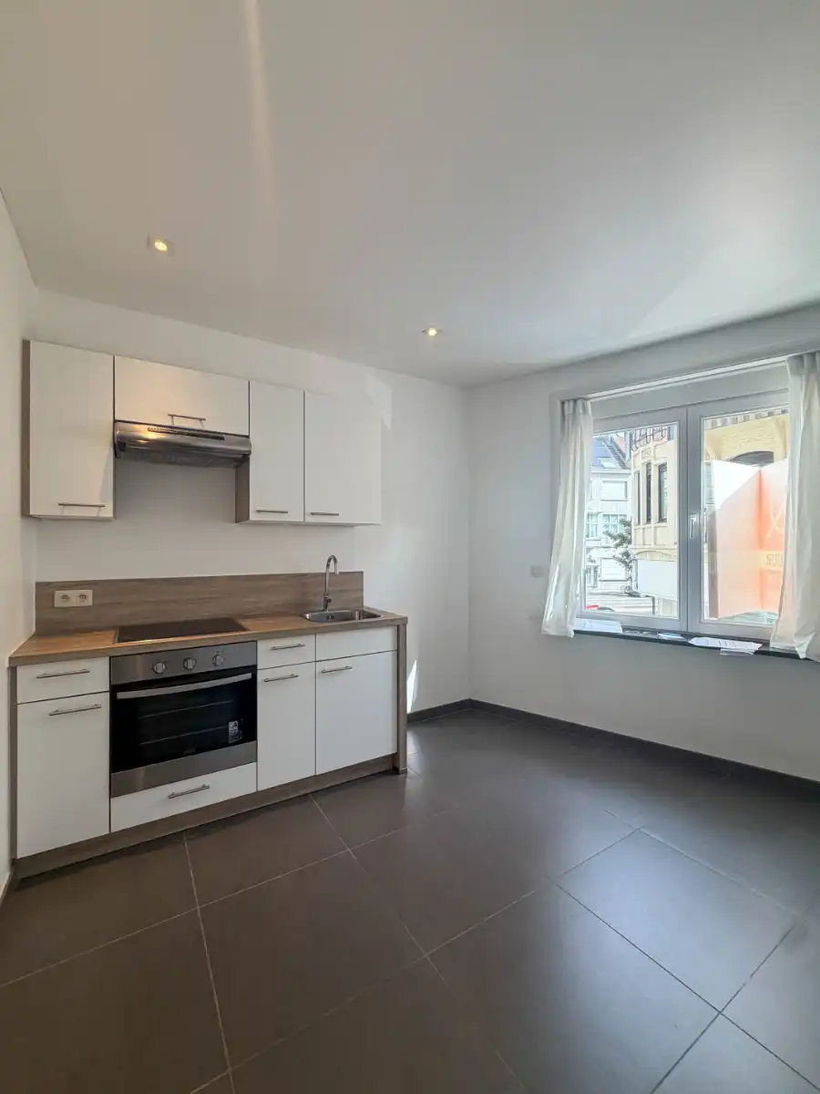 Studio + autostaanplaats te huur vlakbij Gent-Sint-Pietersstation foto 9