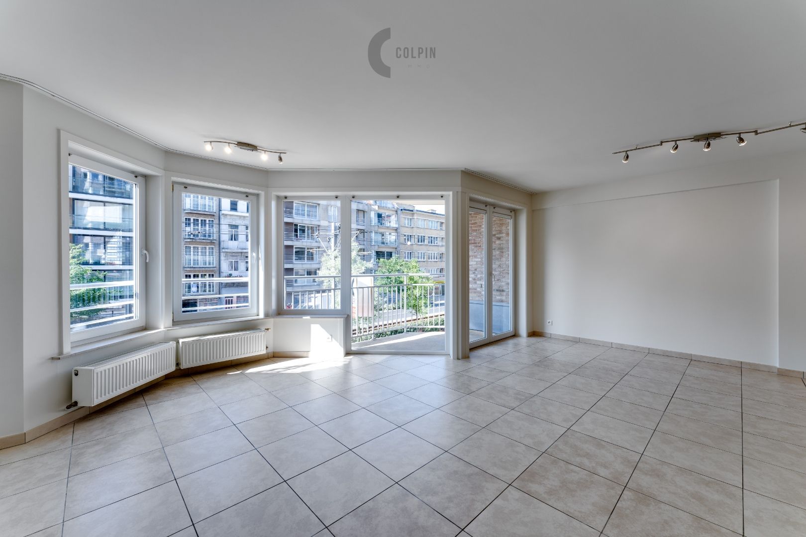 Instapklaar & energiezuinig appartement Te Koop op Toplocatie in Knokke-Heist – Slechts Enkele Stappen van de Zeedijk foto 3