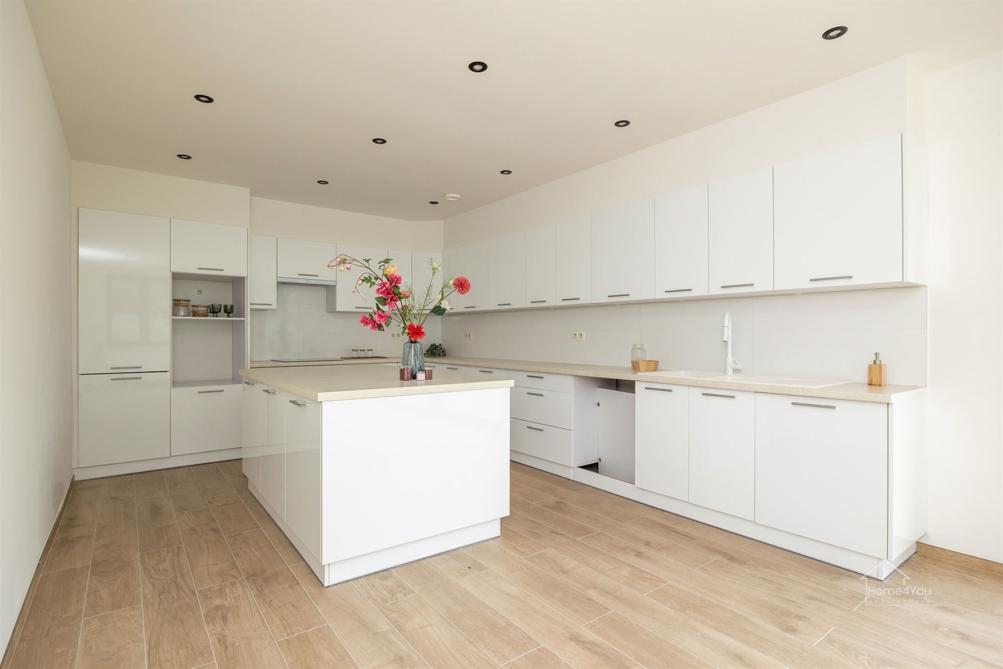 Volledig Gerenoveerde Hafopen Bebouwing - 3 Slaapkamers foto 6