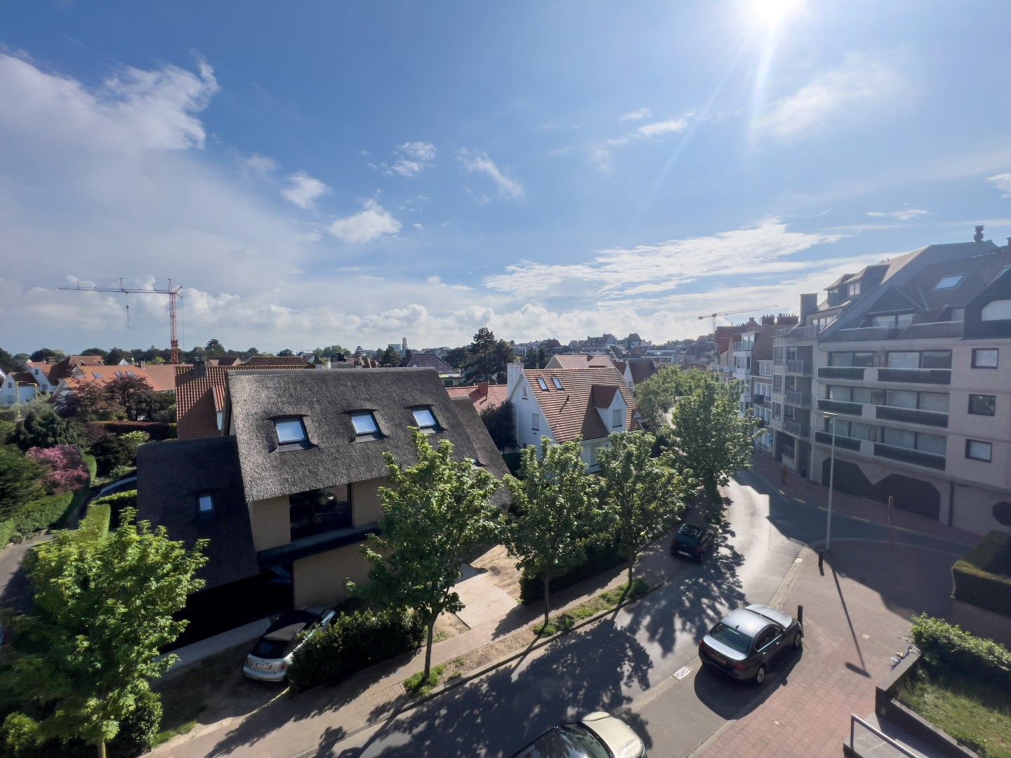 Prachtig gerenoveerde studio met zonnig terras en mooi groen zicht. foto 6