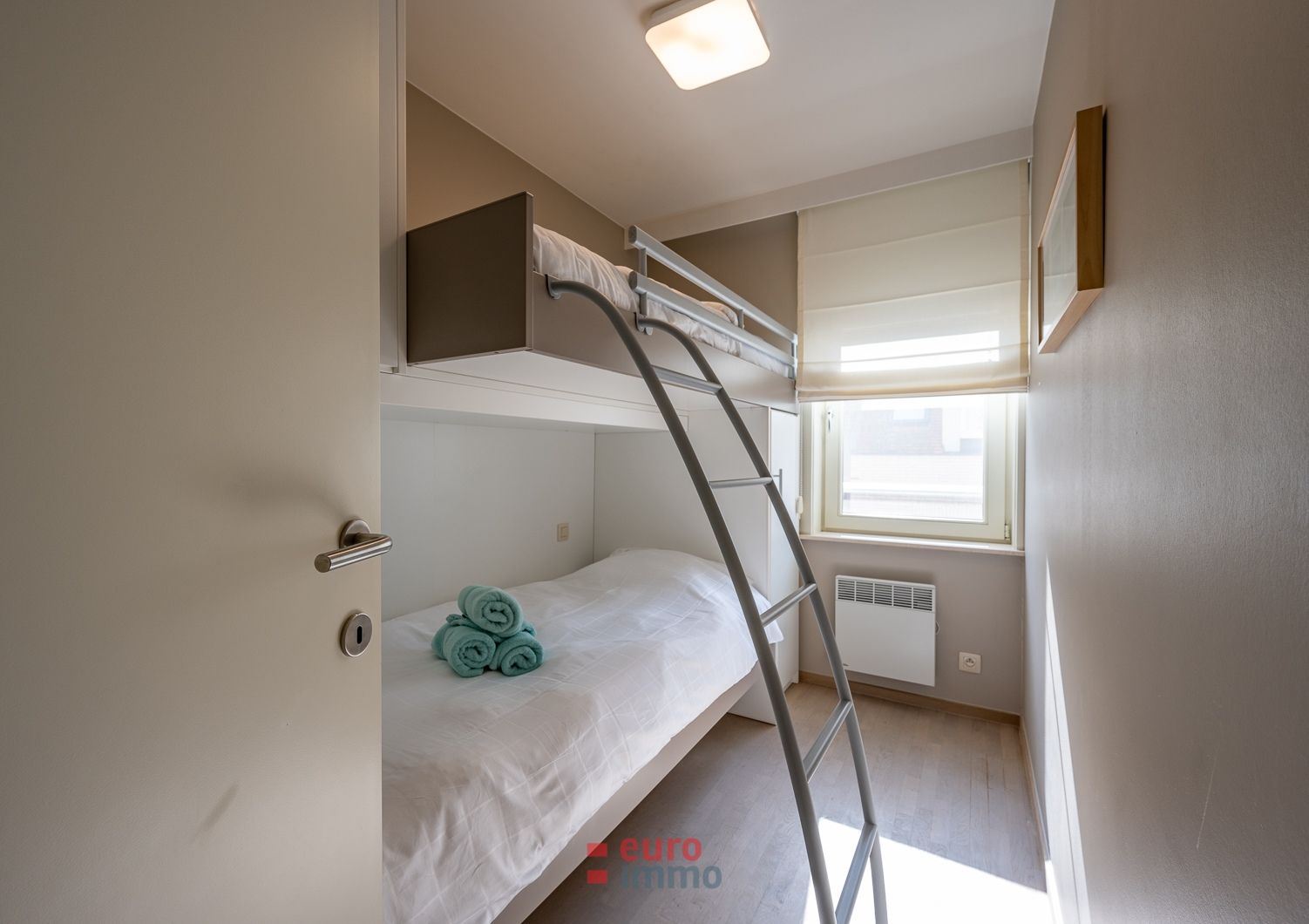 Luxe appartement aan de Zeedijk van onze trotse badstad! foto 10