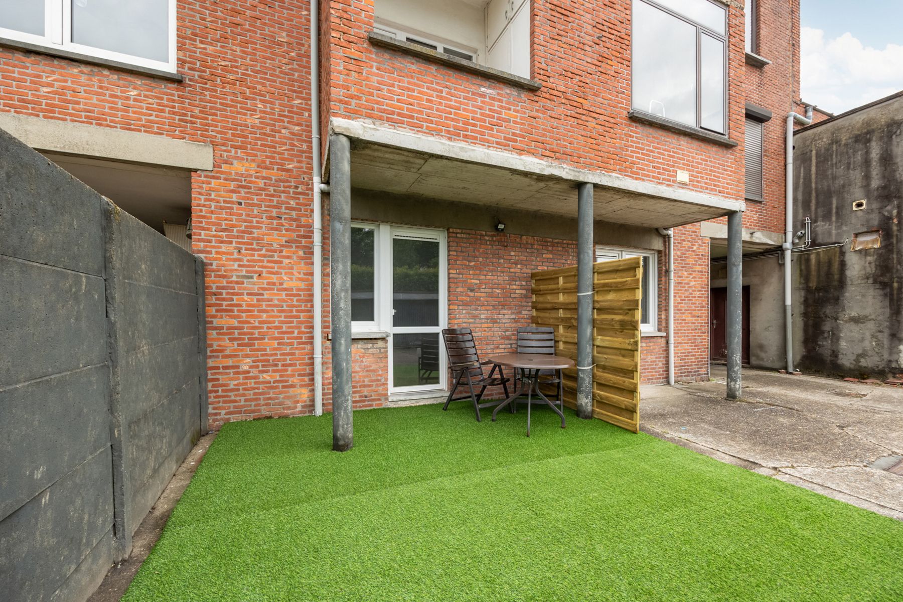 Gelijkvloers app met 2slk en garage foto 21