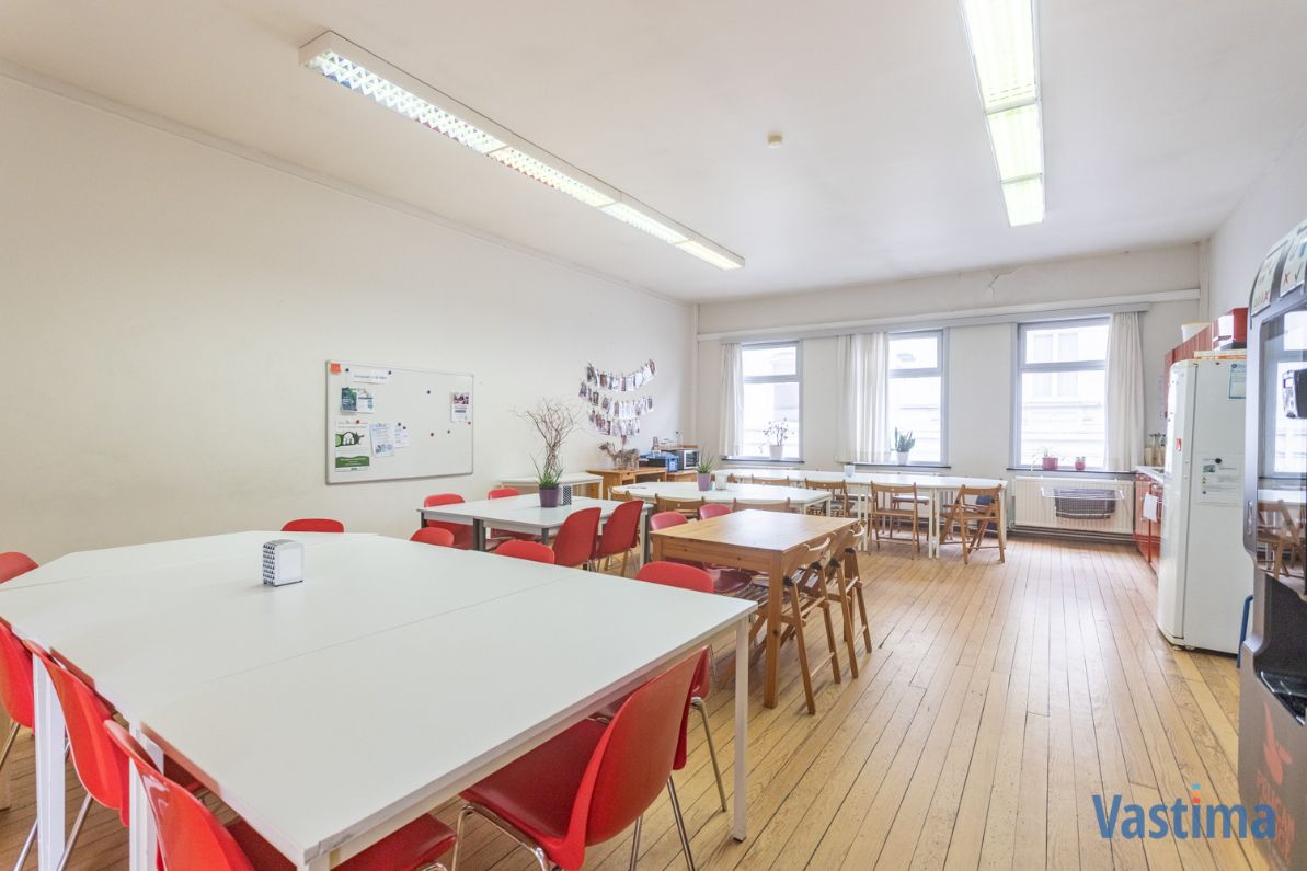Uniek pand in hartje Aalst – voormalige school met tal van mogelijkheden foto 16