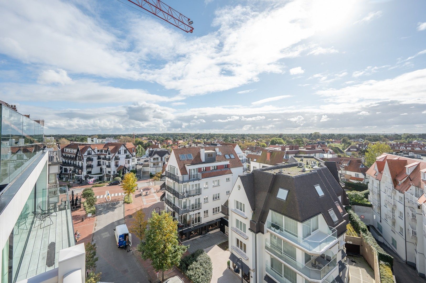 Prachtig appartement in hartje Zoute met gevelbreedte van bijna 9 m en unieke zonneterrassen vlakbij het Albertplein. foto 8