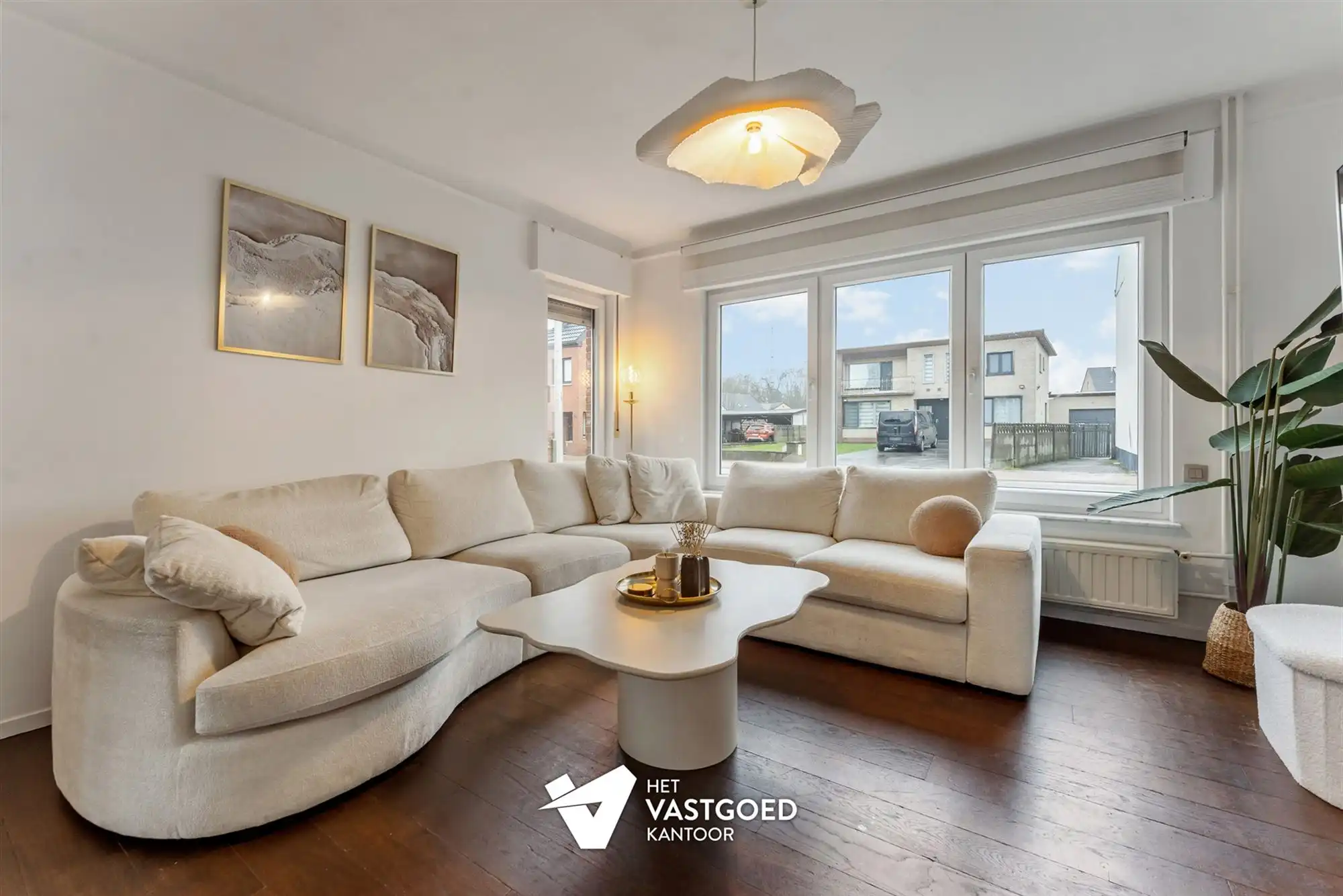 VOLLEDIG GERENOVEERDE WONING MET 4 SLAAPKAMERS, RUIME LEEFRUIMTES EN VRIJSTAANDE GARAGE OP PERCEEL VAN 6A90CA VLAKBIJ BE-MINE foto 2