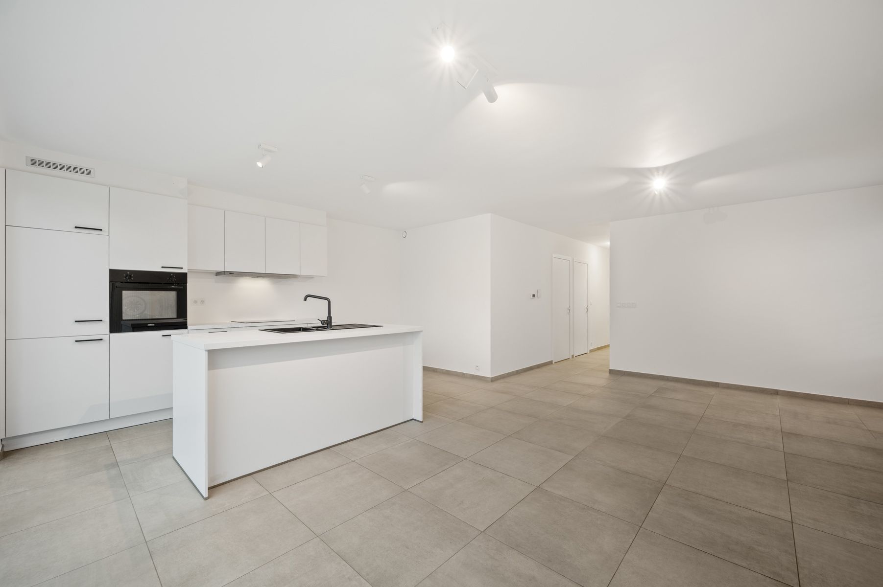 Zonnig nieuwbouw tuinappartement te ITEGEM foto 6