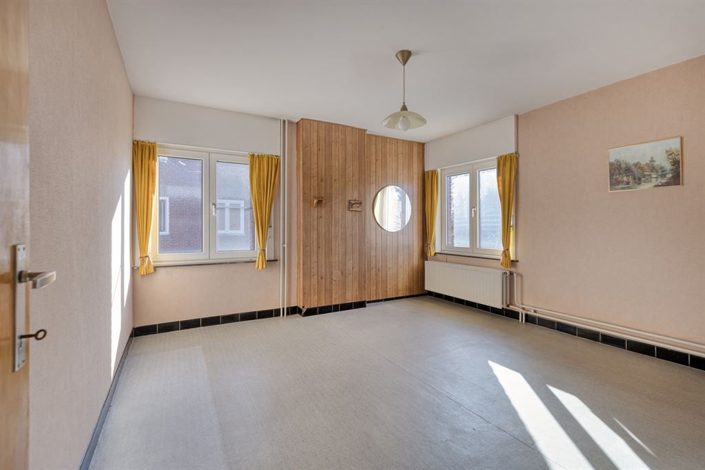 Knappe, te renoveren, woning op een gunstige locatie te Aarschot!  foto 13