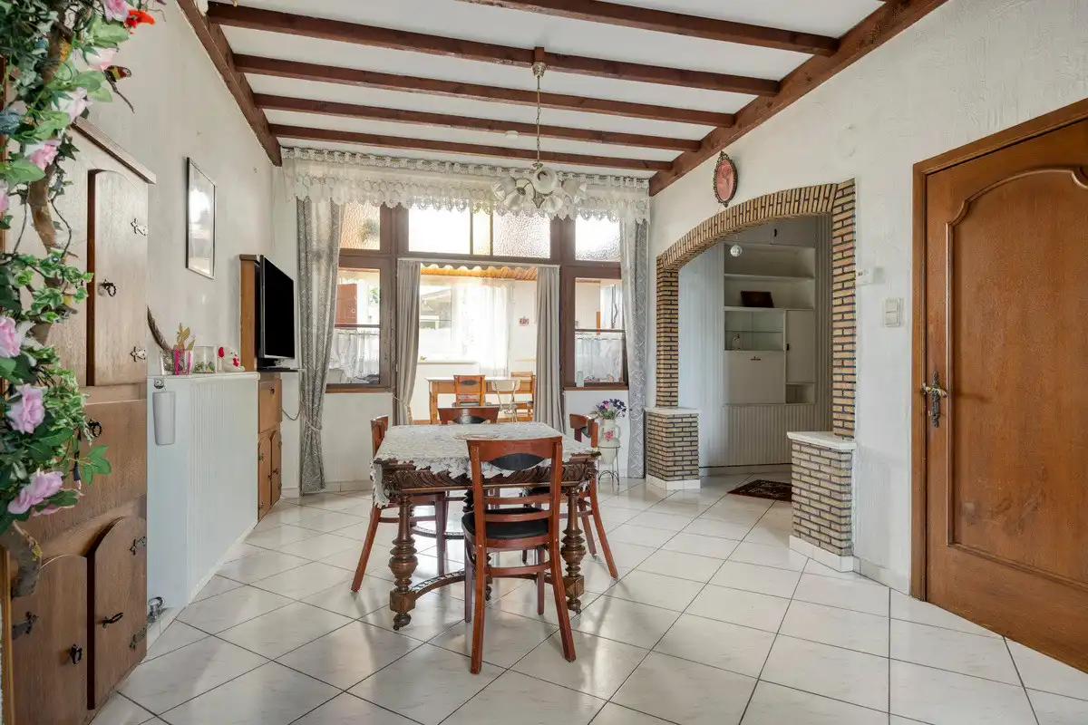 RUSTIG GELEGEN WONING MET ZORGWONING OP CA 15A TE BORGLOON. foto 6