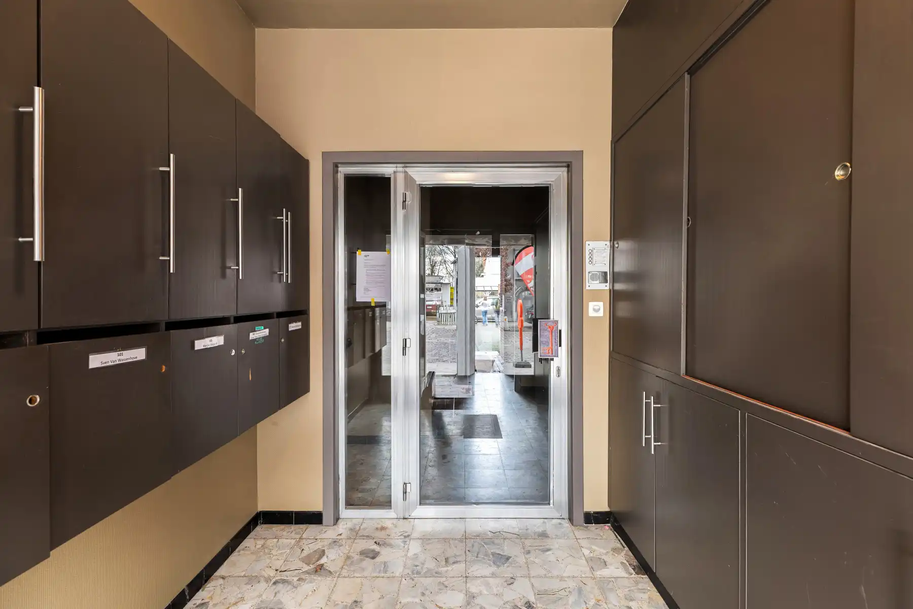 Instapklaar appartement centrum Laarne foto 2