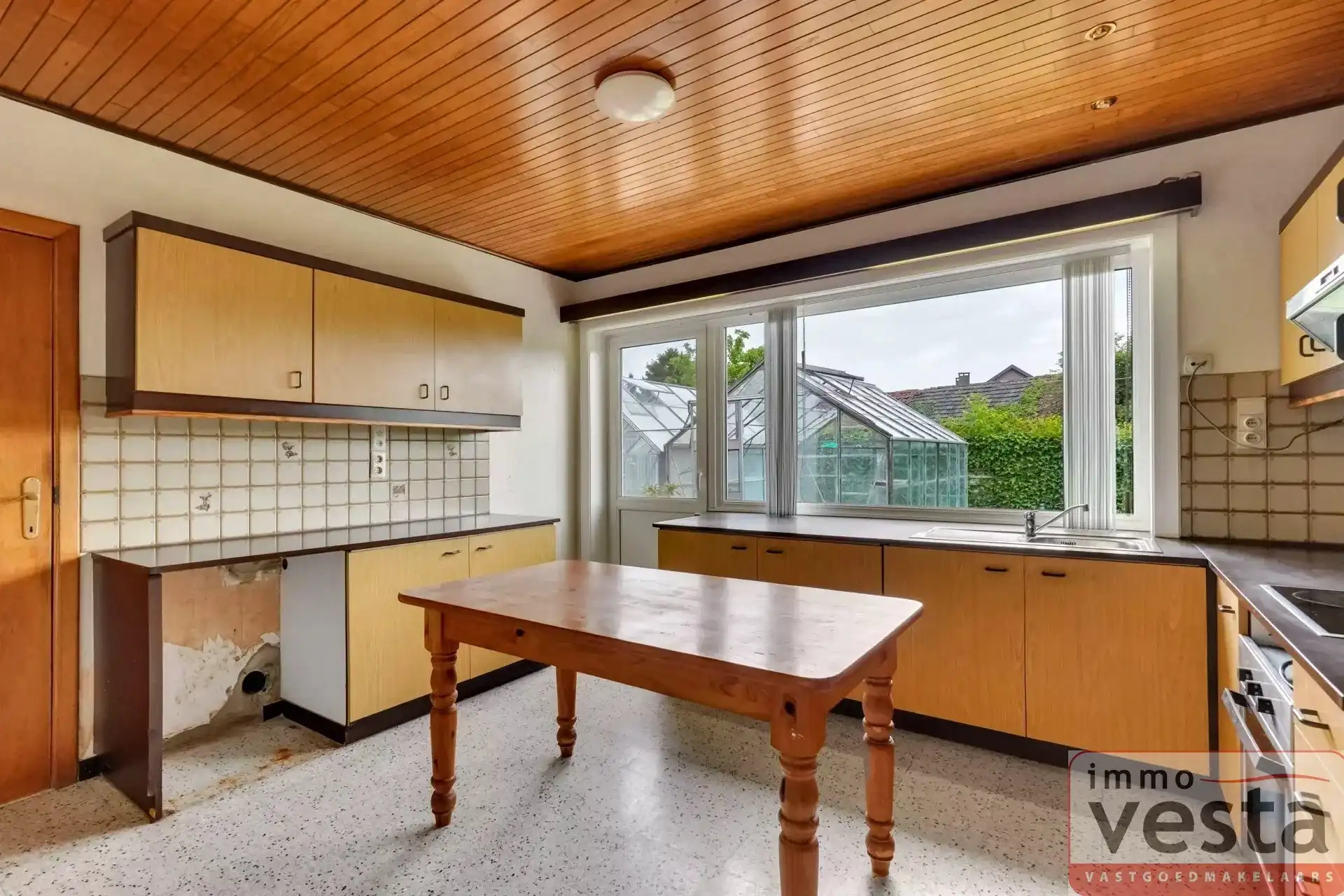 Bungalow met vier slaapkamers, inpandige garage en ruime tuin in Kortessem foto 10