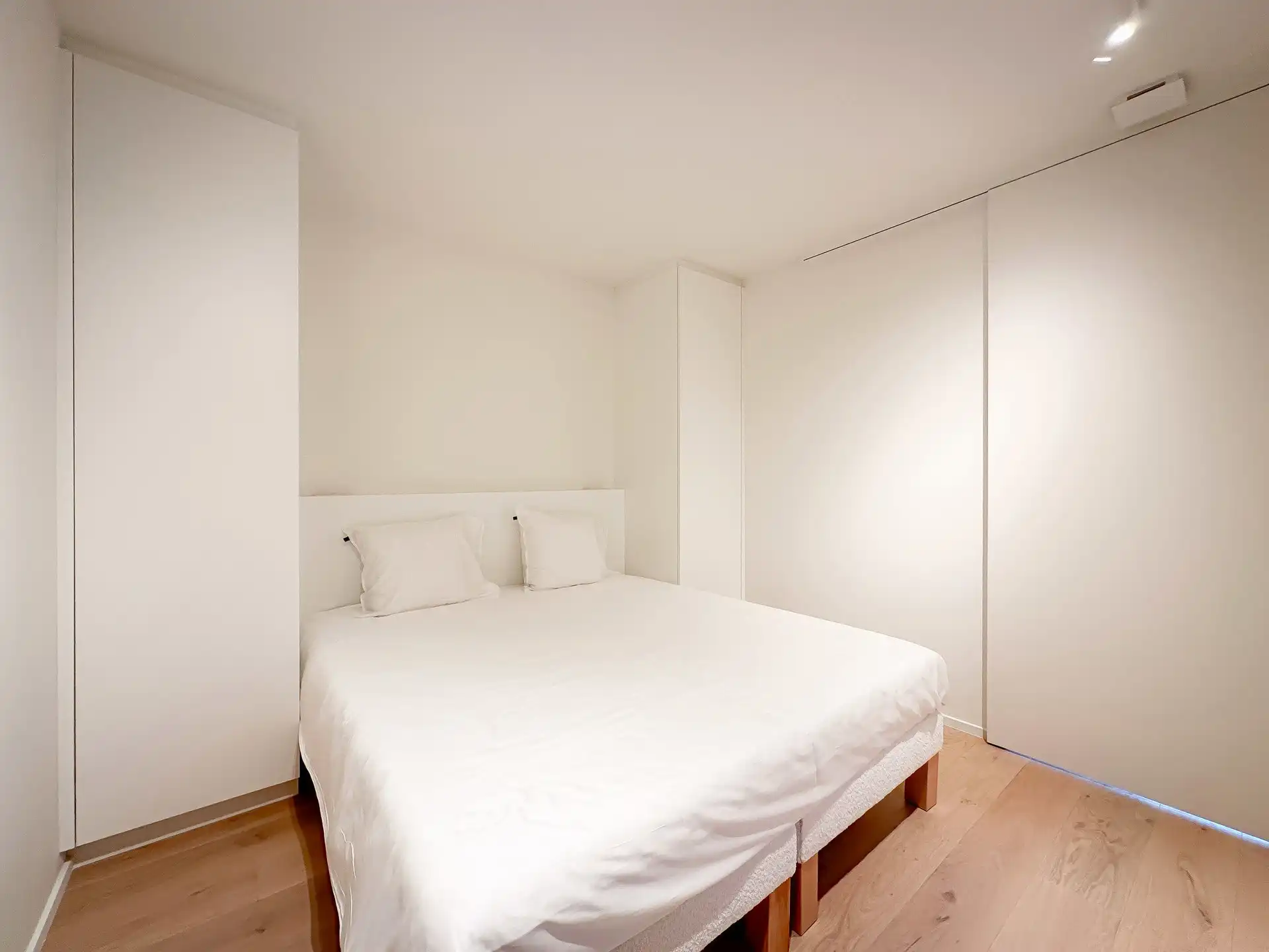 Tijdloos appartement met TOPAFWERKING op het DRIEHOEKSPLEIN foto 18