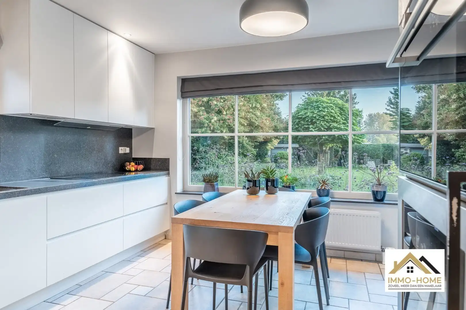 Prachtige woning met breed uitzicht op de tuin foto 3