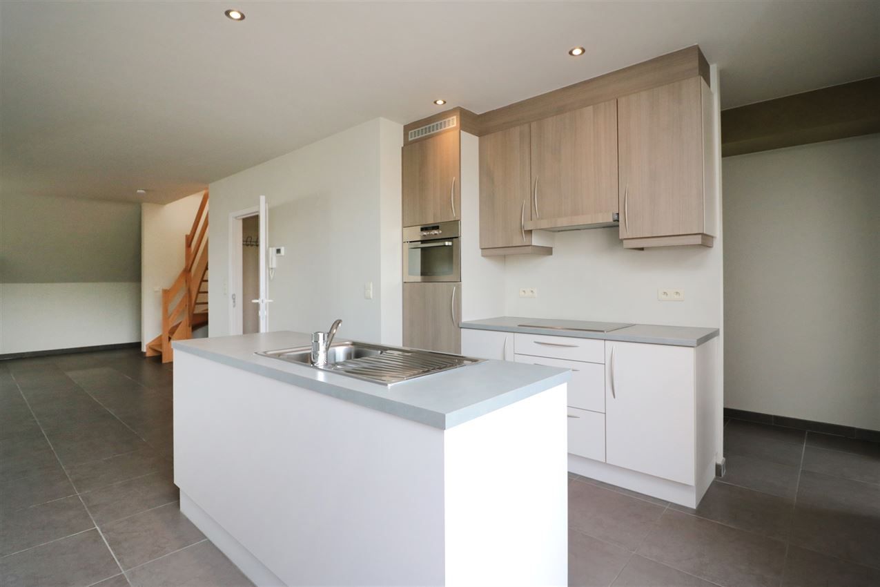 Duplex appartement op 2e verdiep (lift) met 2 slpk., mooi groot terras en dubbele garage   foto 7