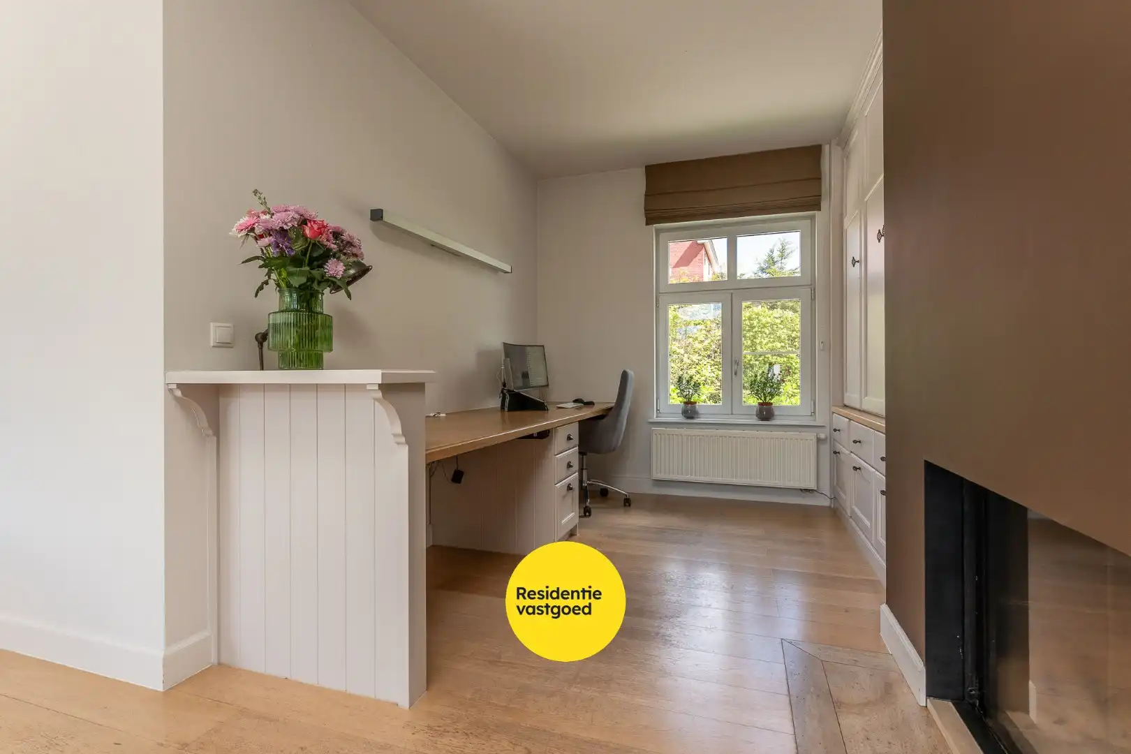 Exclusieve villa met zwembad en poolhouse in de nieuwe St-Annawijk te Sint-Andries foto 12