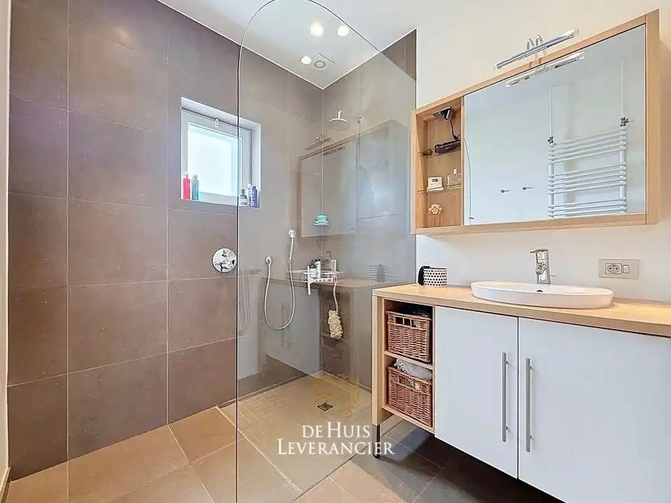 Kom levenslang genieten aan zee in deze instapklare gelijkvloerse villa op uitzonderlijke toplocatie in Oostduinkerke! foto 7