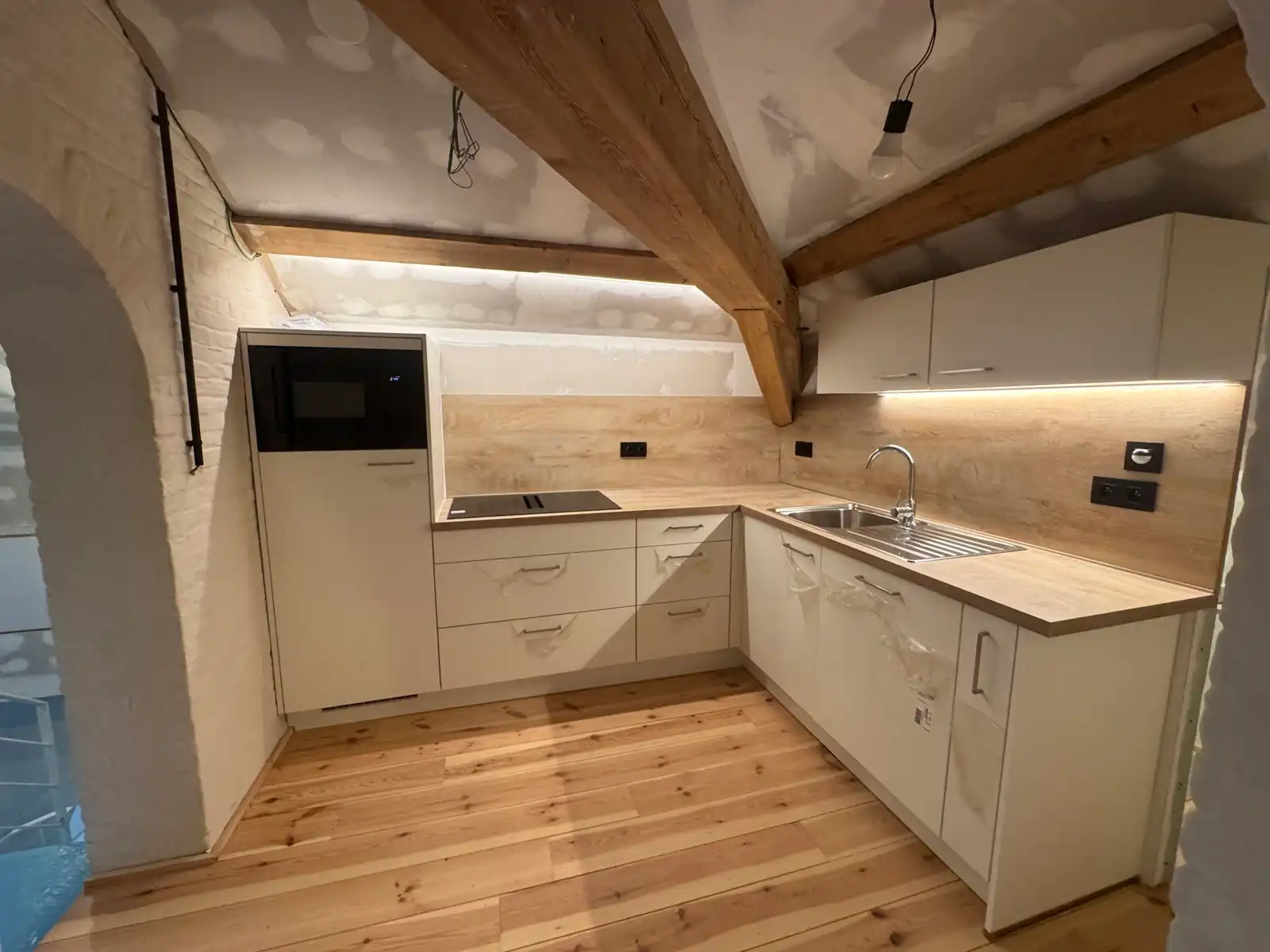 Karaktervol kantoor te huur in hartje Diest foto 14