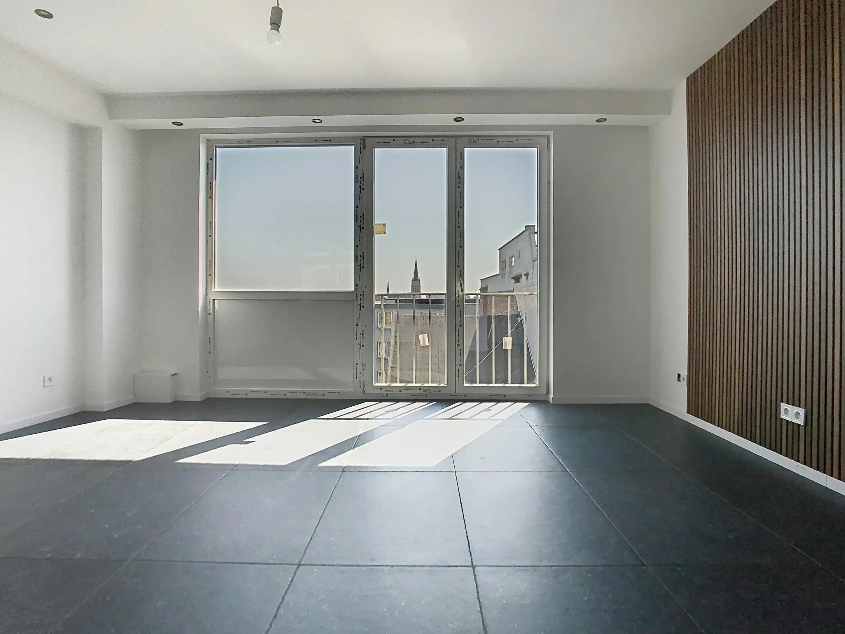 Gerenoveerd één slaapkamer appartement te koop in Antwerpen foto 8