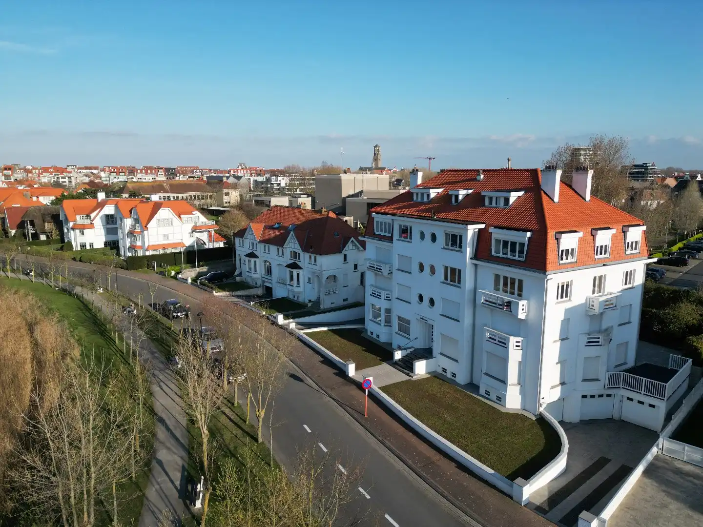 Prachtige totaalrenovatie met uitgestrekt zicht over het Zegemeer.  foto 15