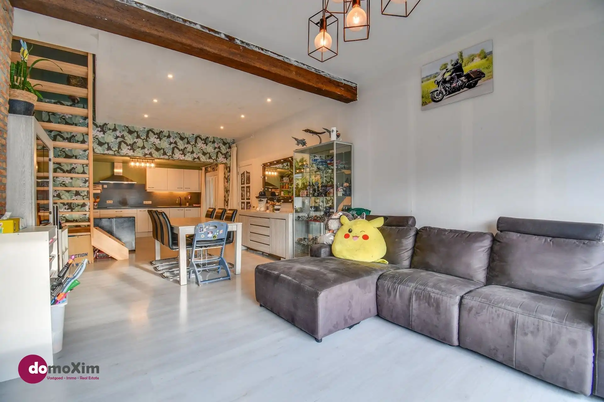 Praktische woning met mooie tuin en uitstekende bereikbaarheid foto 4