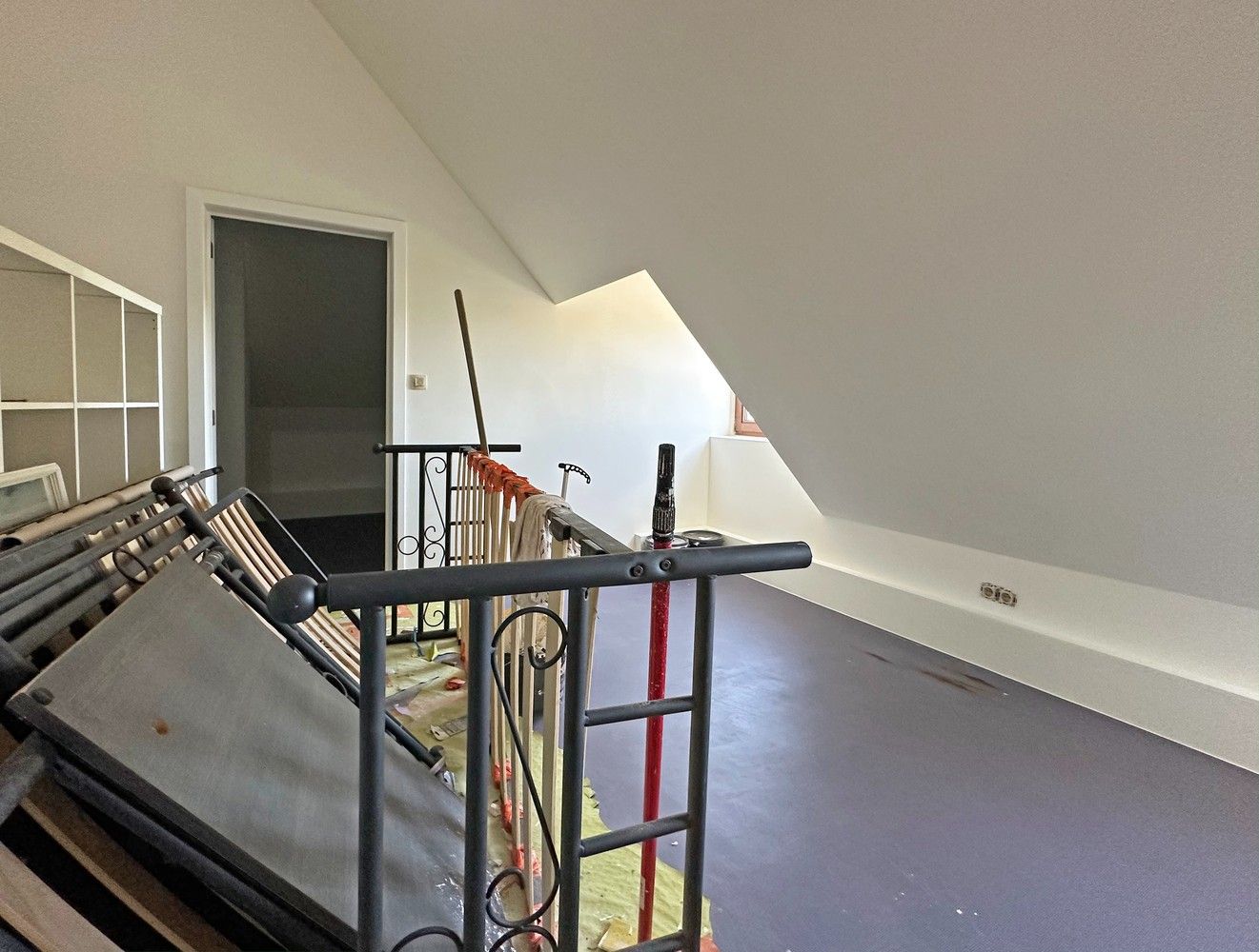 Zeer ruime woning met 4 slaapkamers, groot terras en 2 autostaanplaatsen! foto 10