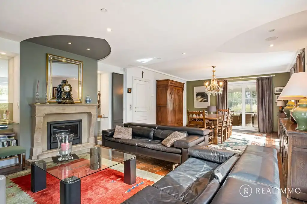 Ruime alleenstaande woning met prachtige tuin in Kooigem foto 5