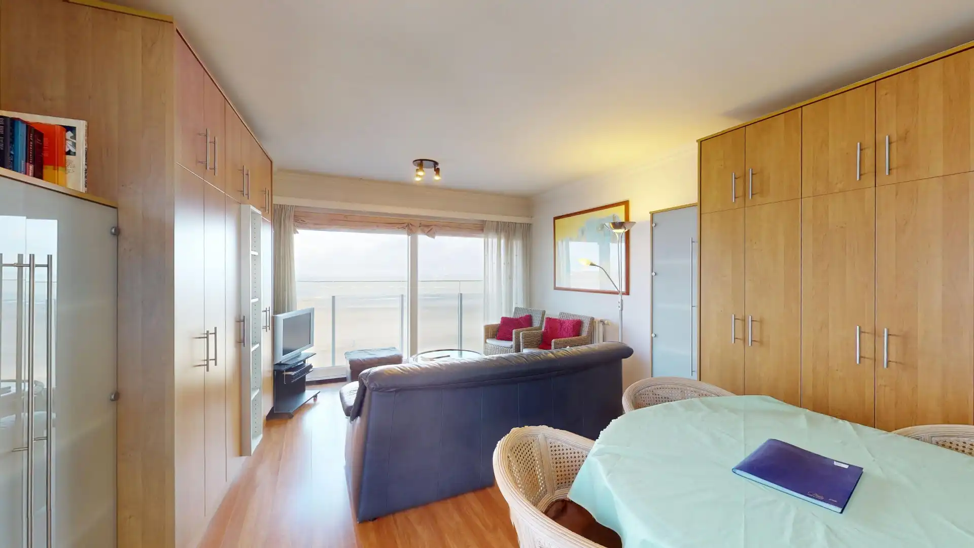 Mooi hoekappartement met frontaal zeezicht op de zeedijk in Heist foto 9