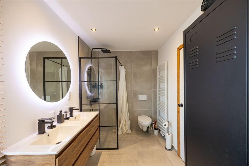 Ruime, gerenoveerde woning nabij centrum Werchter! foto 18