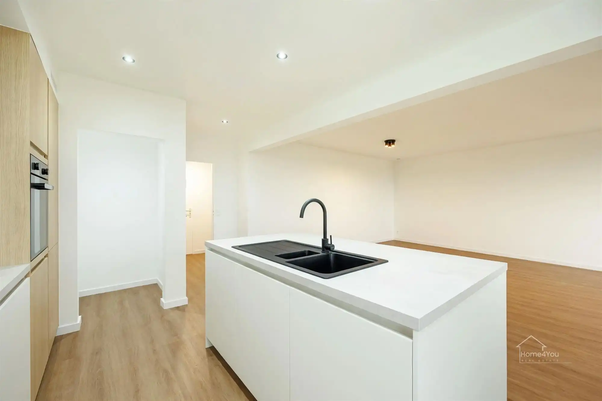 Ruim en gerenoveerd 3-slaapkamerappartement met 2 terrassen foto 7