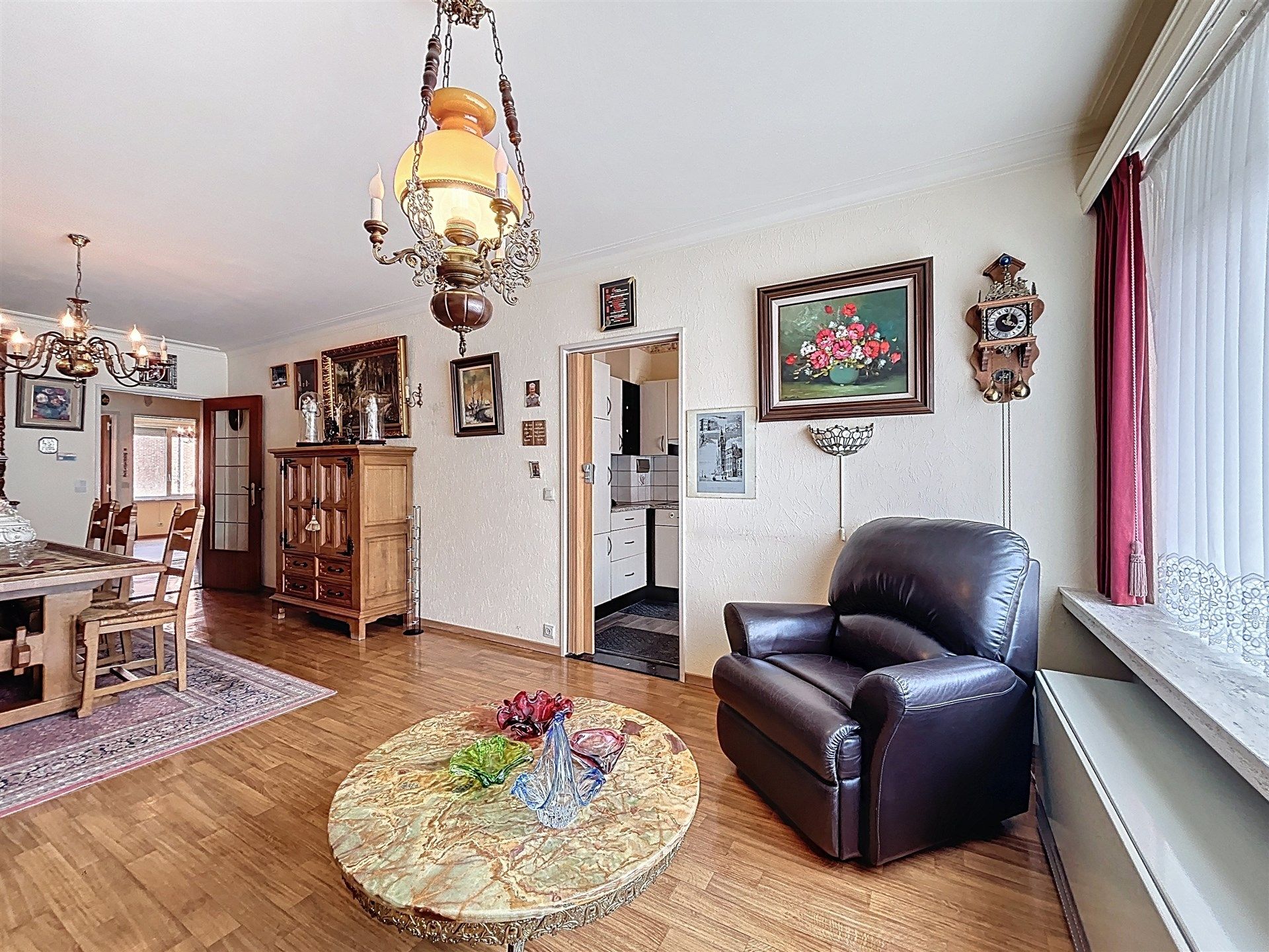 instapklaar 2 slaapkamer appartement met terras foto 3
