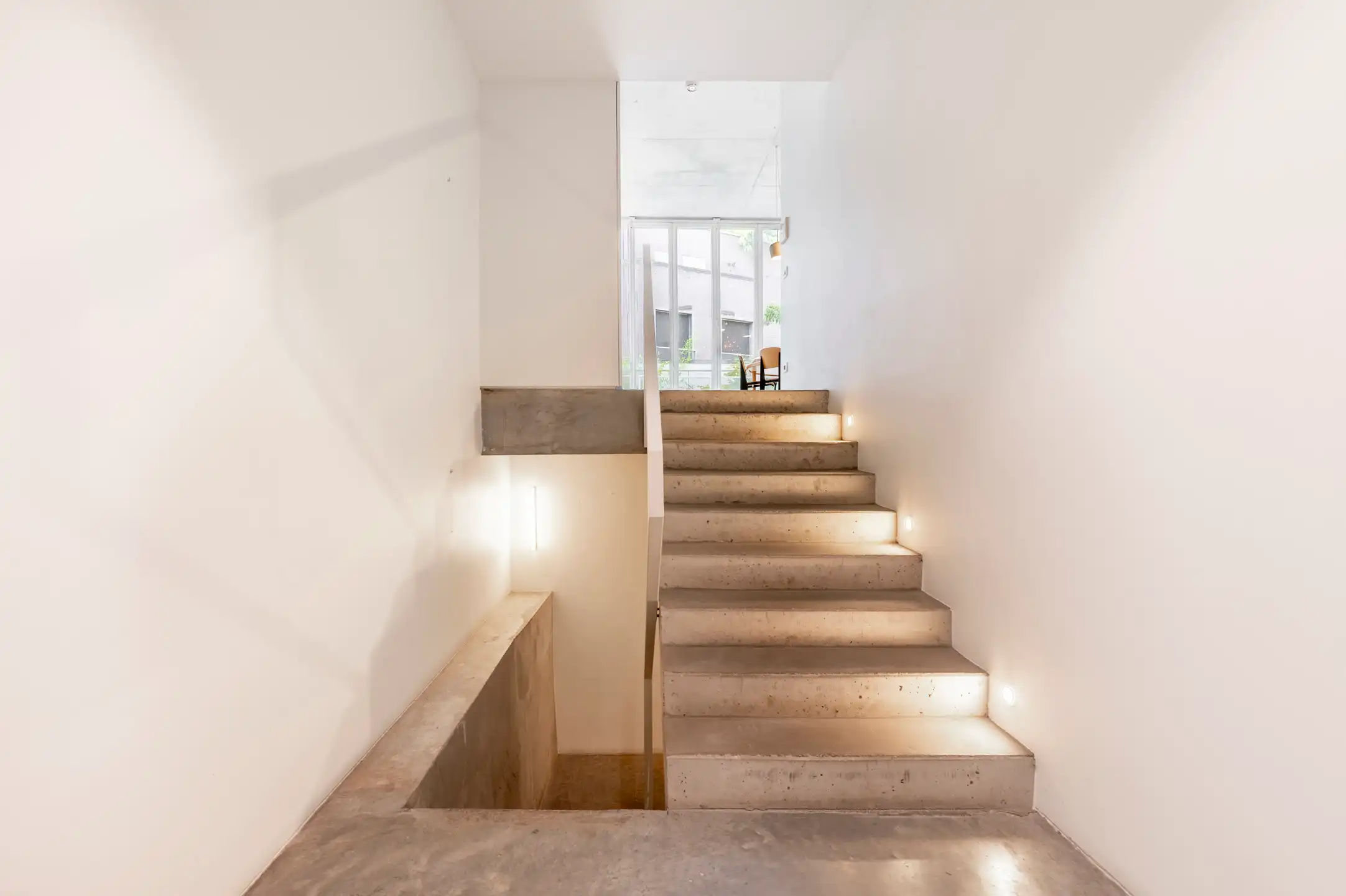 ANTWERPEN - Architecturaal Art Nouveau-pand top gerenoveerd foto 4