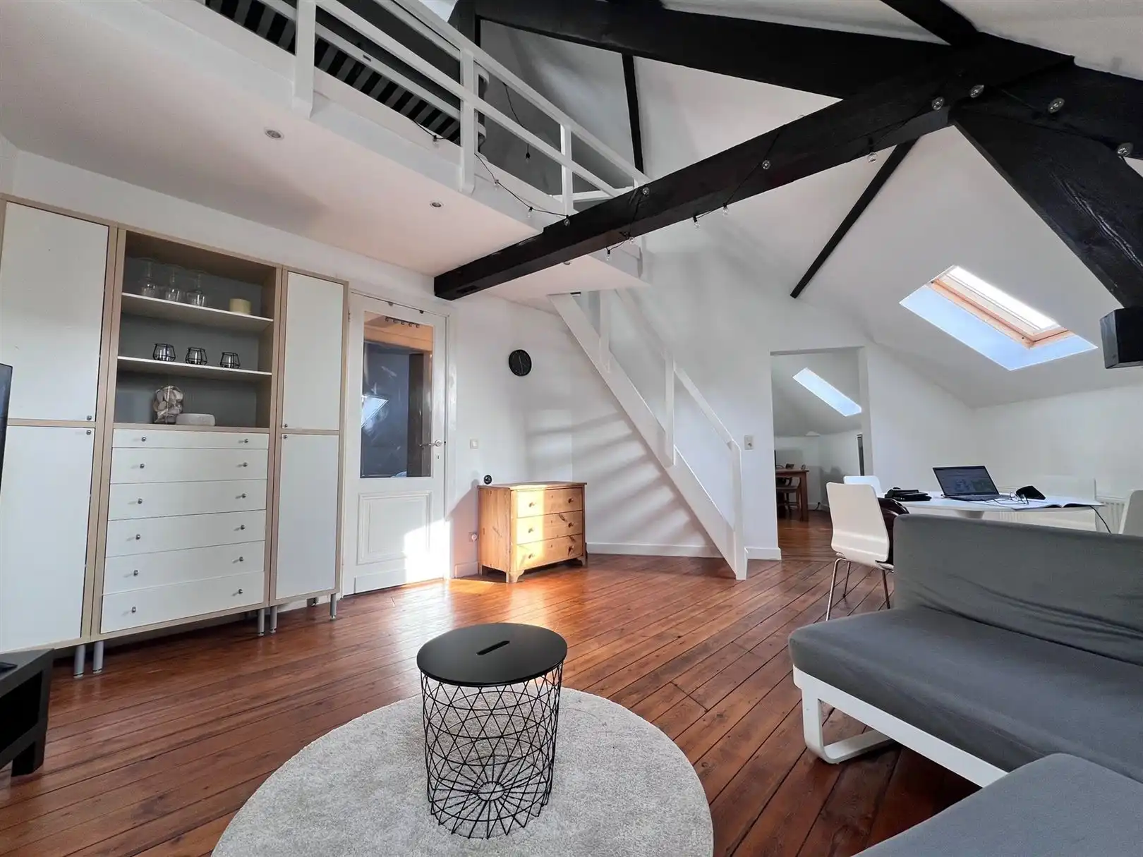 Gemeubeld duplex appartement met 2 slaapkamers in Zurenborg! foto {{pictureIndex}}