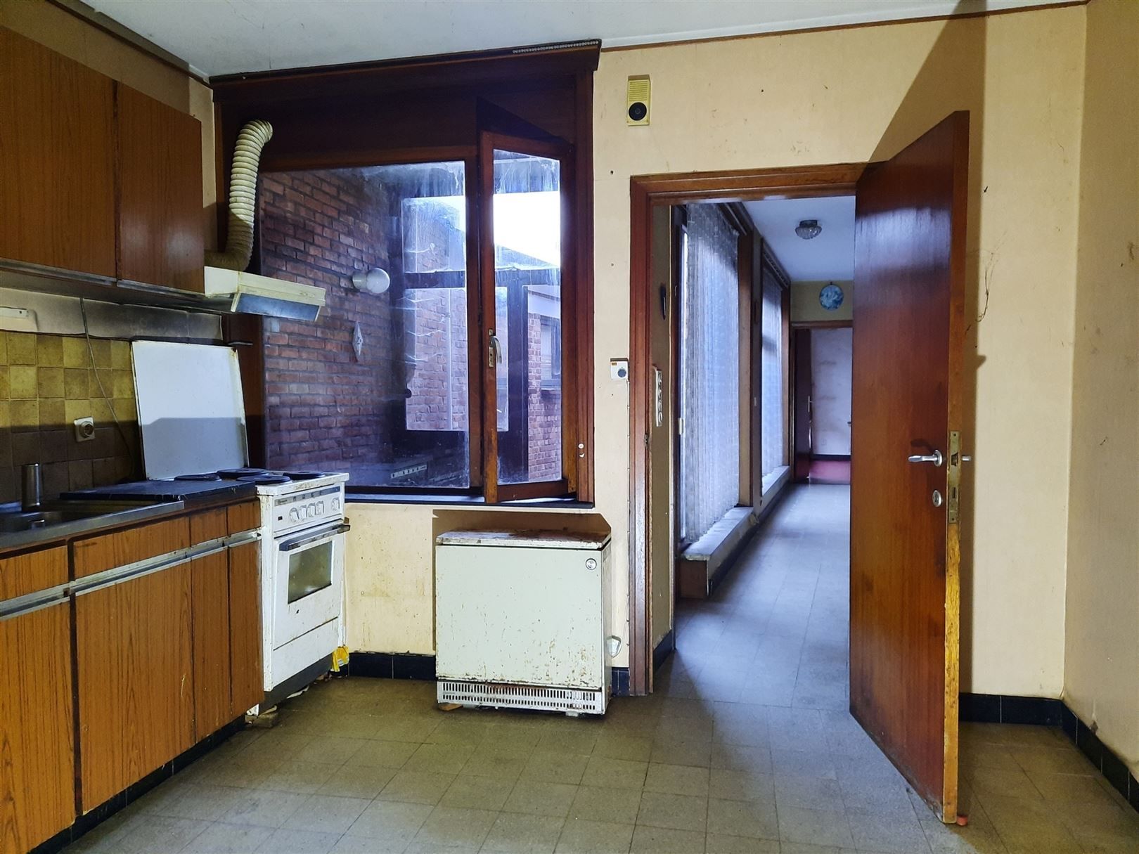 Te renoveren gelijkvloers appartement foto 6