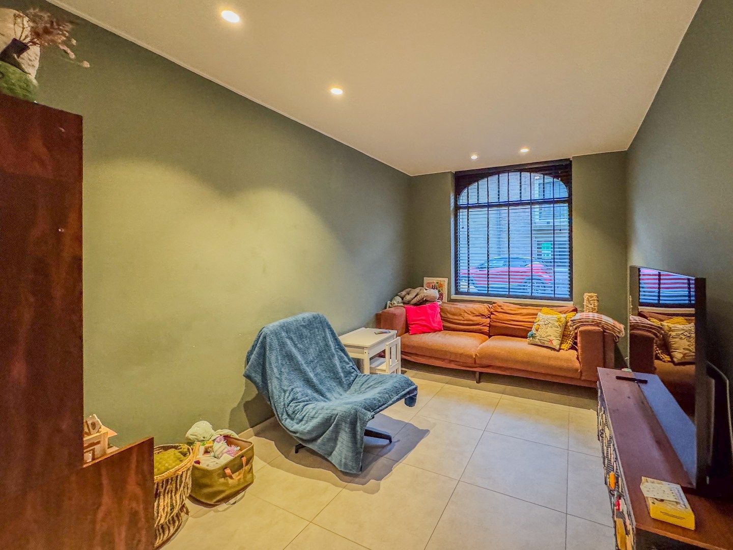 Woning met 3 slaapkamers, garage en gezellig stadstuintje met berging. foto 8