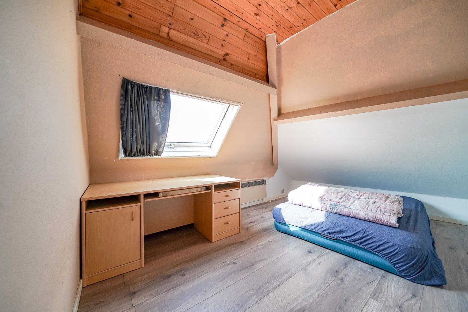 Gezinswoning met diepe tuin en uitweg achteraan foto 23
