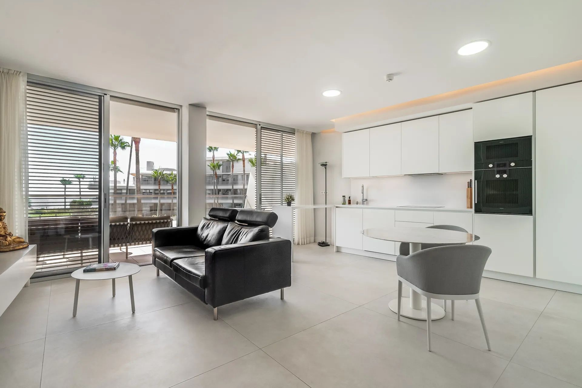 Ultramodern appartement in iconisch project, Estepona: een unieke woonervaring aan zee foto 3