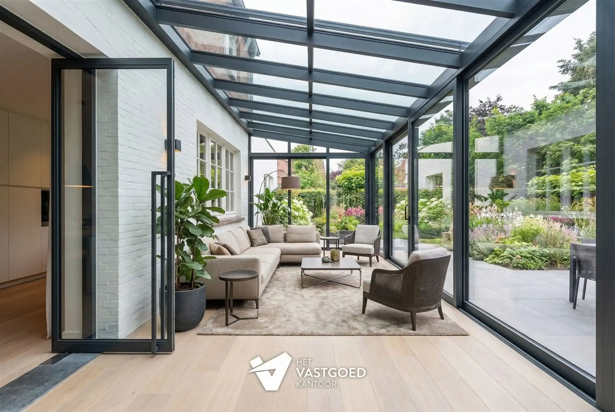 PRACHTIGE, STATIGE WONING IN CENTRUM MET ENORM POTENTIEEL foto 13