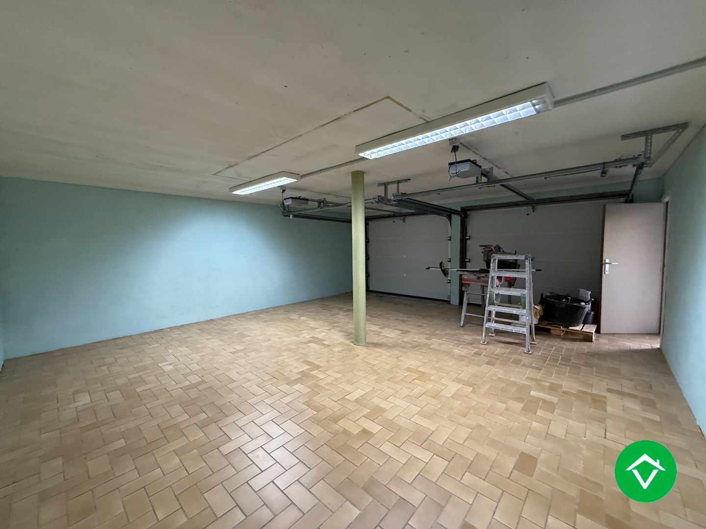 Ruime halfopen bebouwing met 3 slaapkamers, en dubbele garage te Sint-Eloois-Winkel foto 9