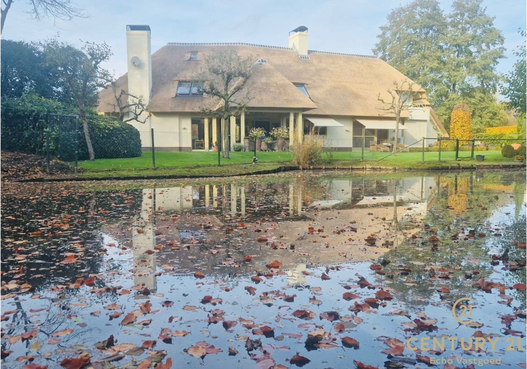 Ruime, charmante villa op royaal perceel met zwembad foto 4