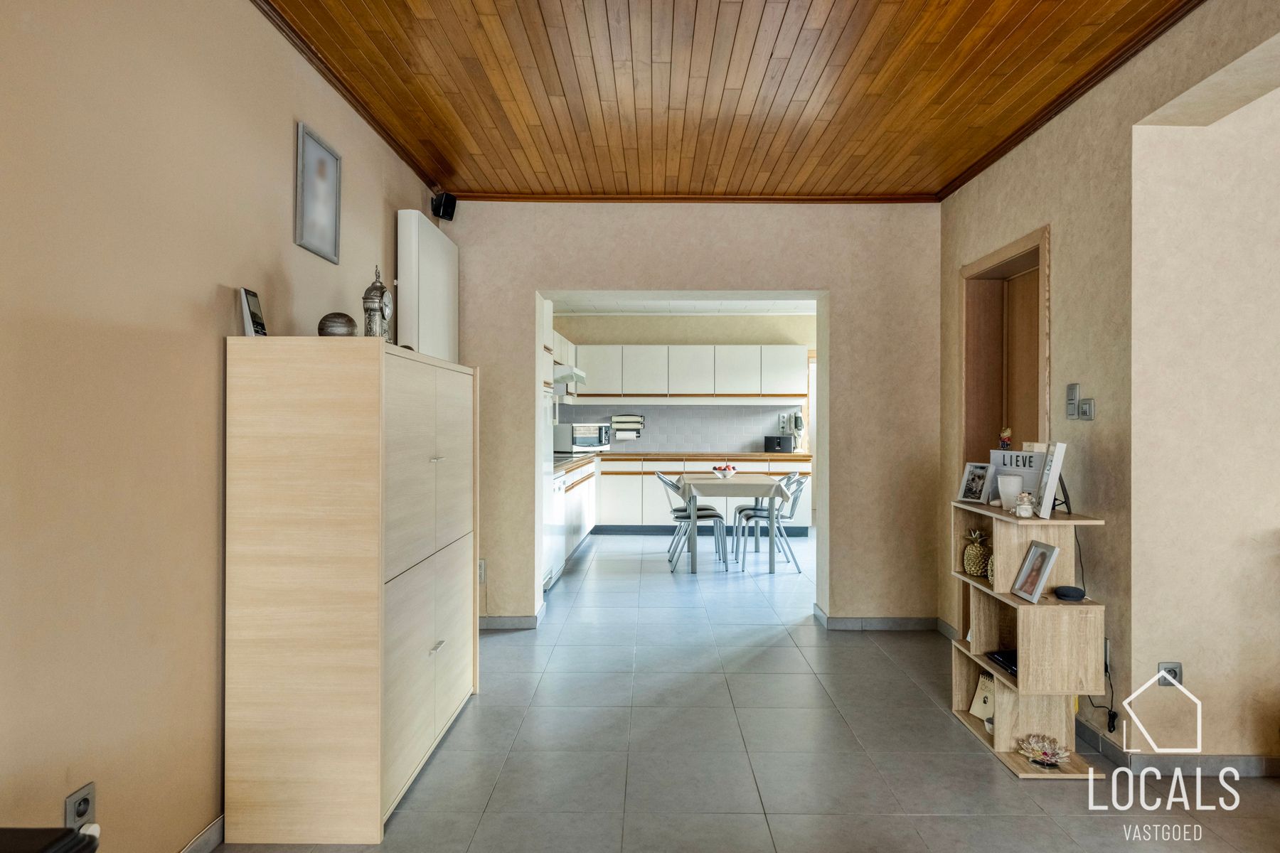 Instapklare woning met 3 slaapkamers, tuin & garage foto 7