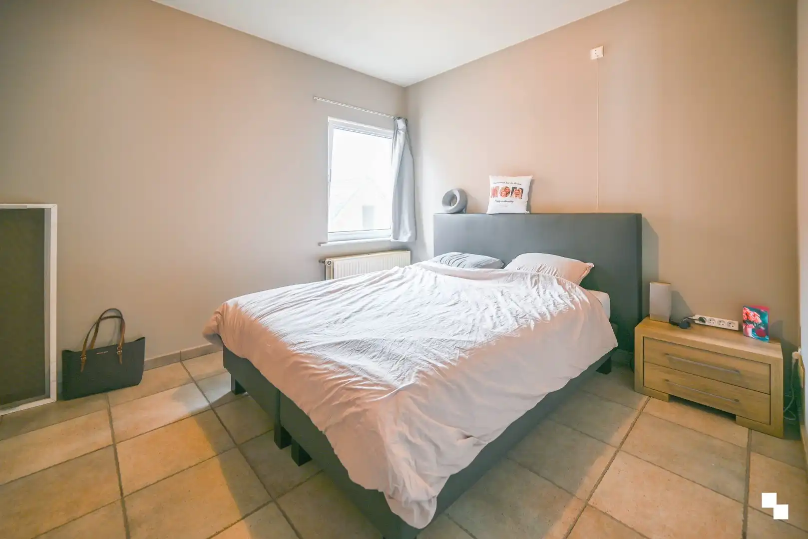 Zeer ruim appartement in het centrum van Oostrozebeke foto 8