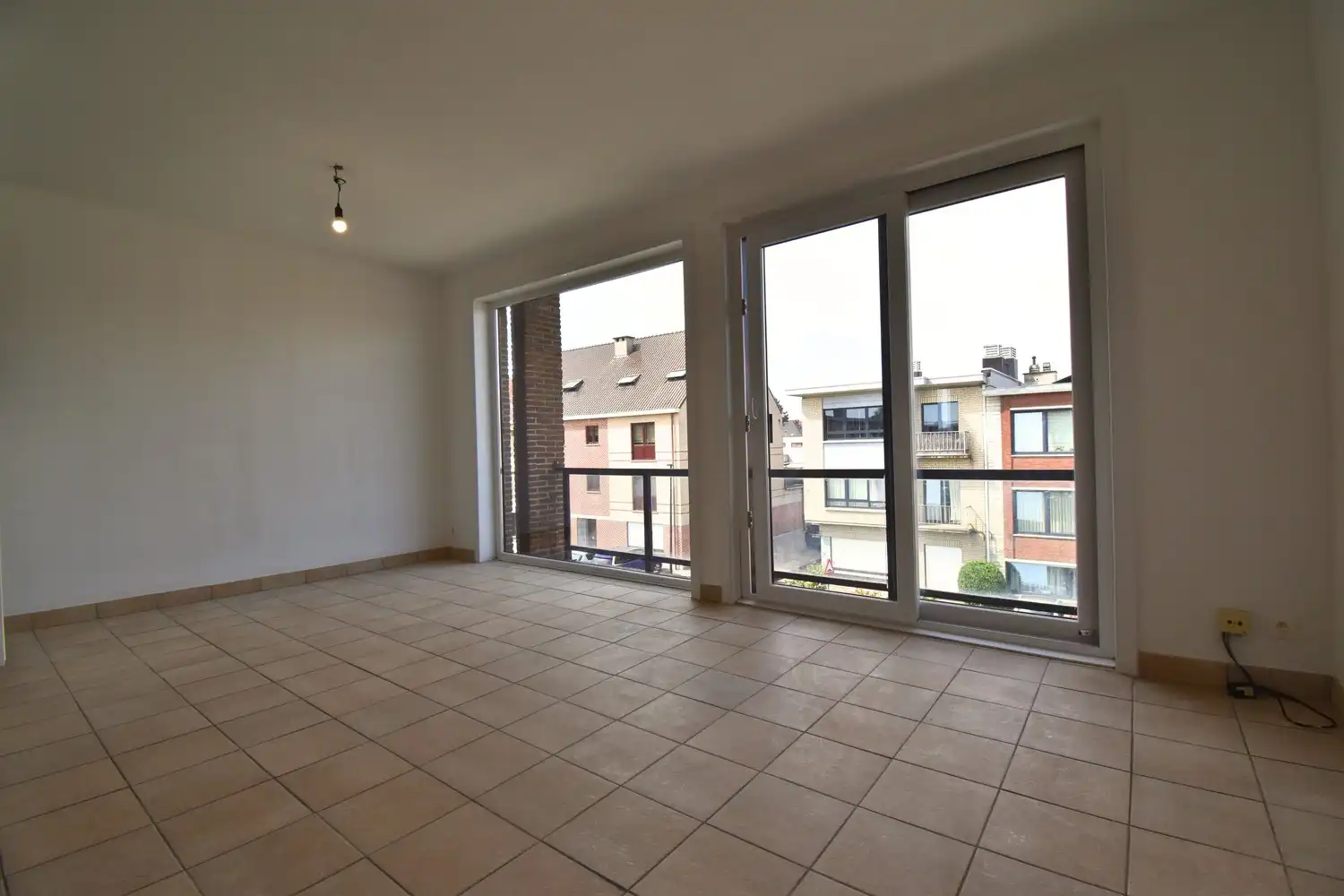 Appartement te Huur in Sint-Pieters-Leeuw met 2 Slaapkamers foto 2