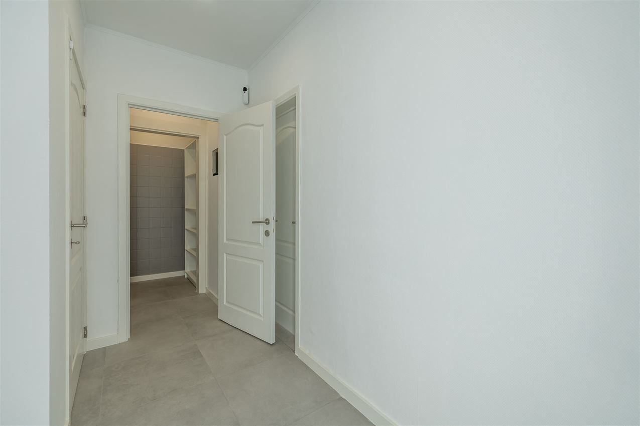 Gelijkvloers appartement, twee slpk., autostaanplaats foto 19