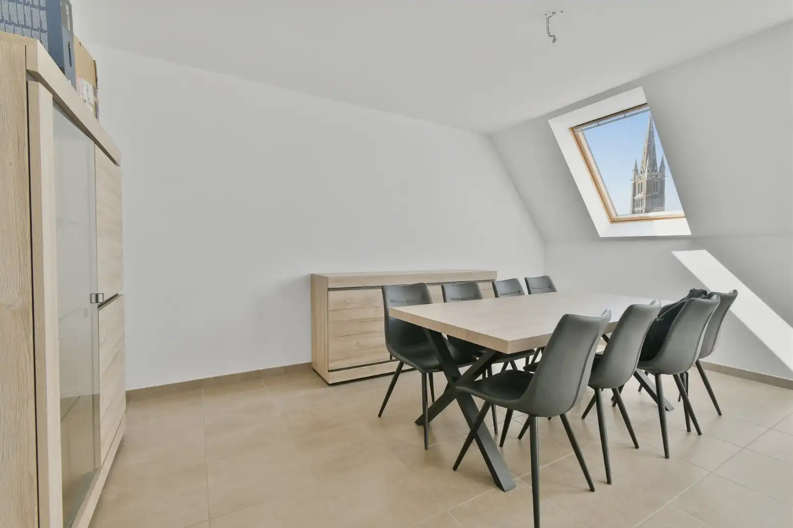 Ruim duplex appartement te huur in het centrum van Oudenburg  foto 6