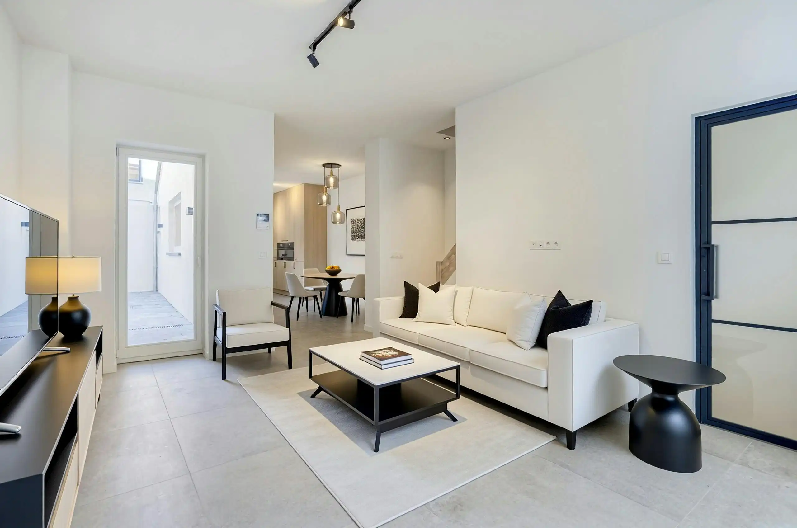 Gerenoveerde woning met drie slaapkamers te koop in Brugge  foto 2