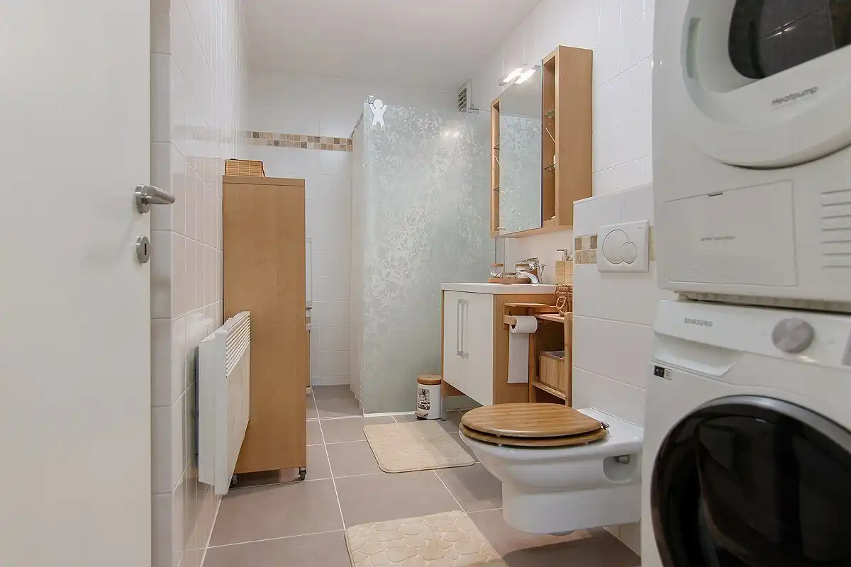 Verzorgd appartement met 2 slaapkamers,  groot terras en lift foto 28