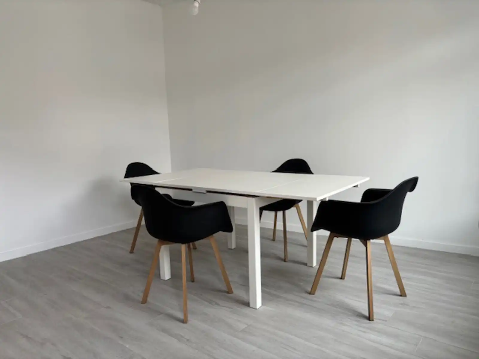 Volledig gerenoveerde woning 3 slpks te Landen (Walshoutem) foto 4